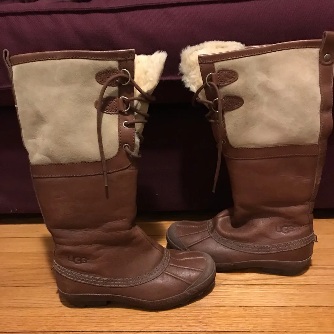 Ugg Winter Boots photo 1