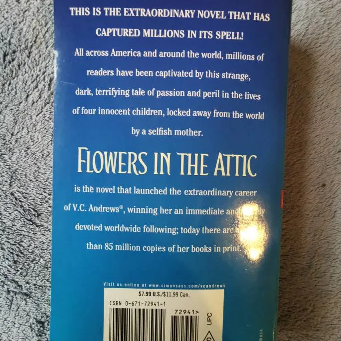 Flowers In The Attic Book photo 3