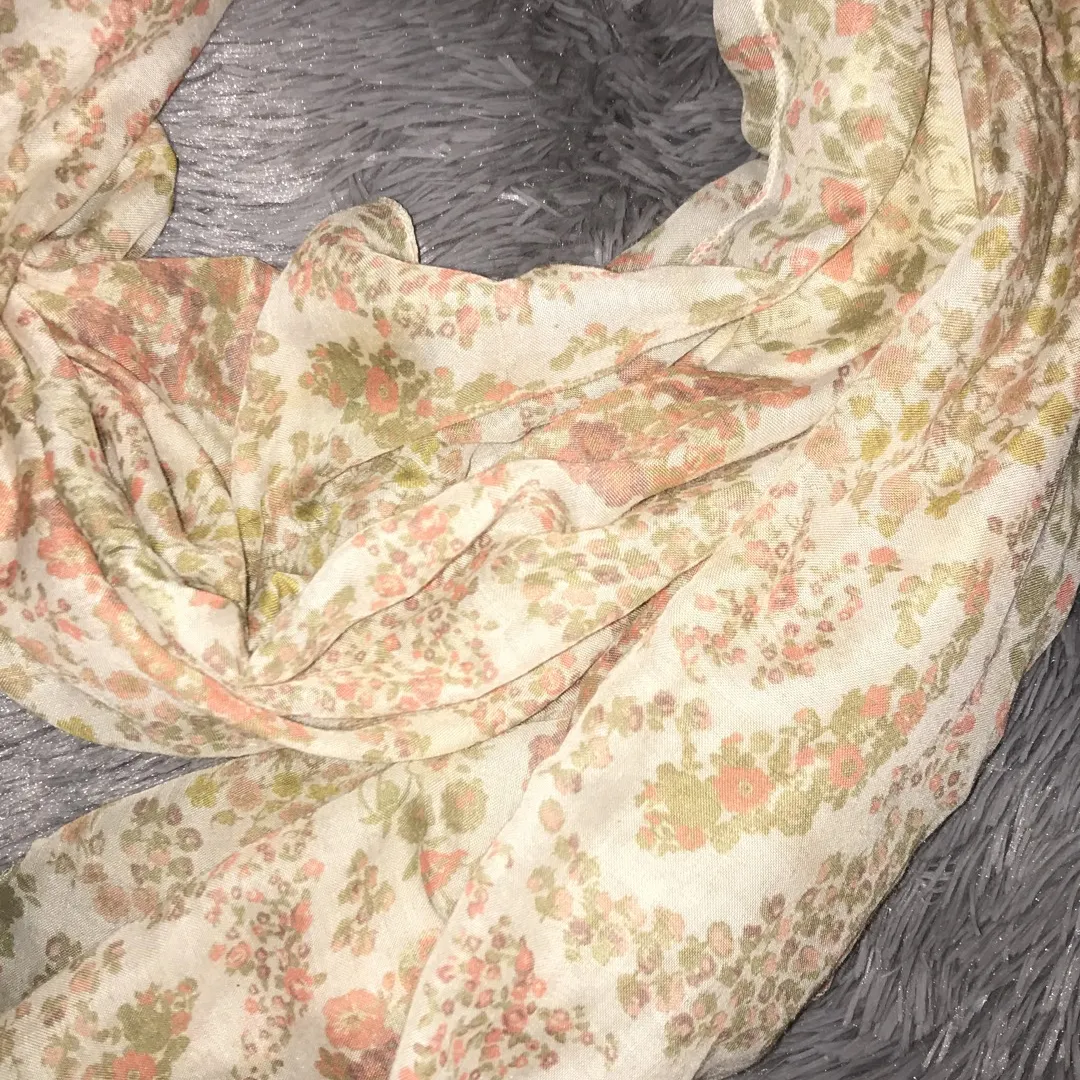 h&m pink floral scarf photo 4