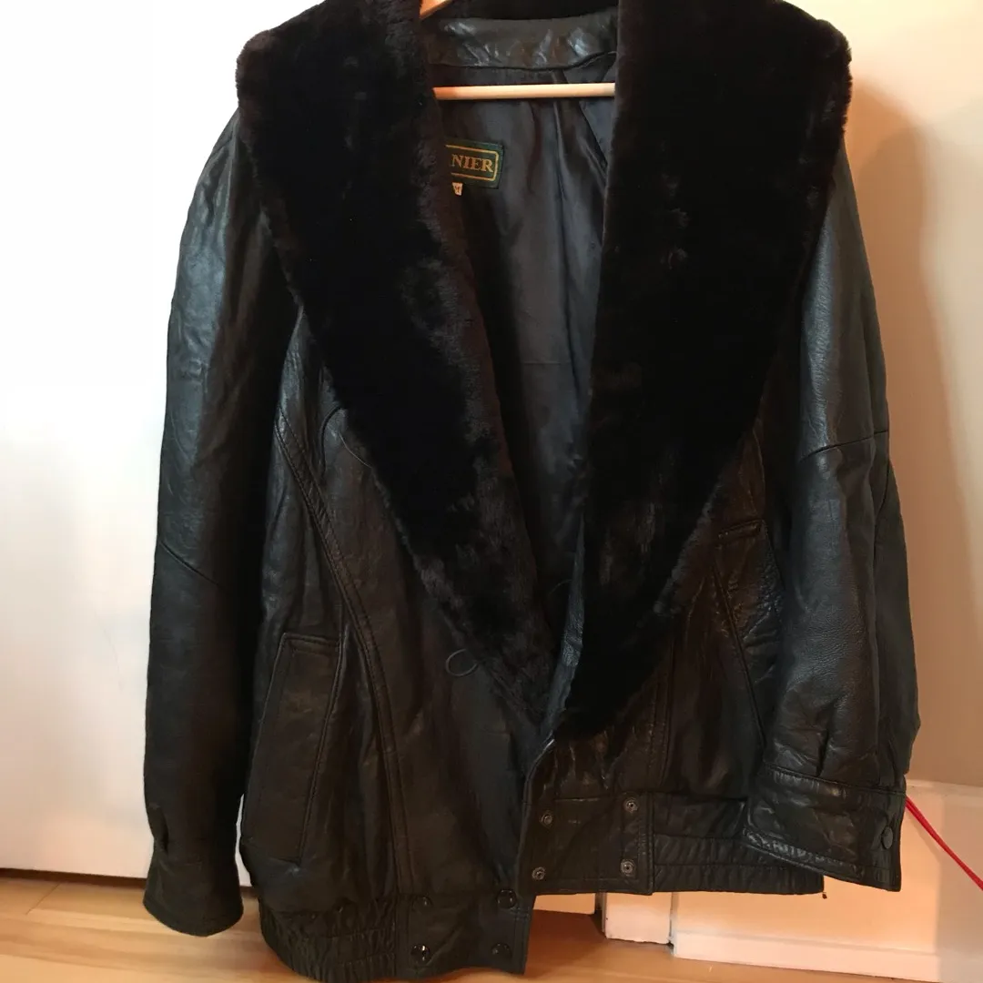 Danier Women’s Leather Jacket Size Small photo 1
