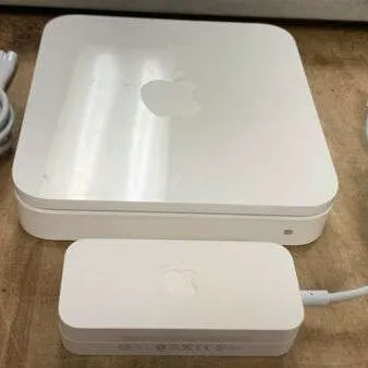 Airport Base Extreme (A1301) Wireless Router photo 1