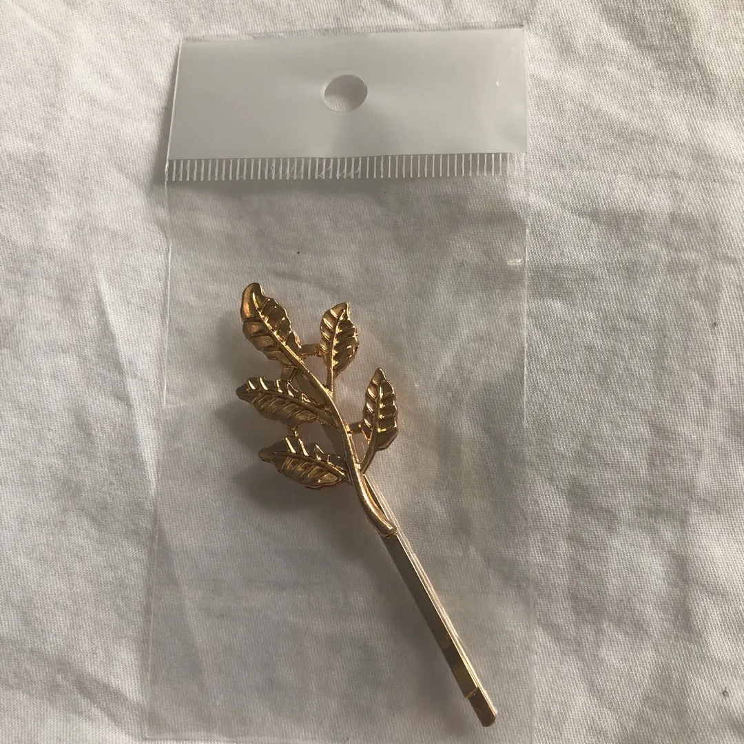 Gold Leaves Hair Pin photo 1