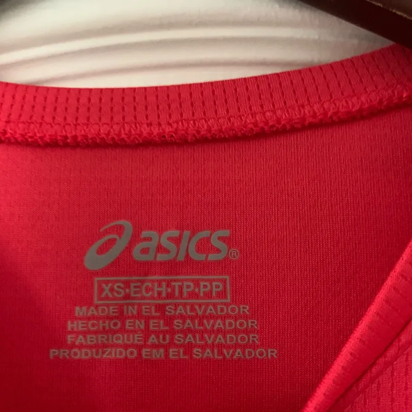 ASICS Runner Shirt (Size XS) photo 3
