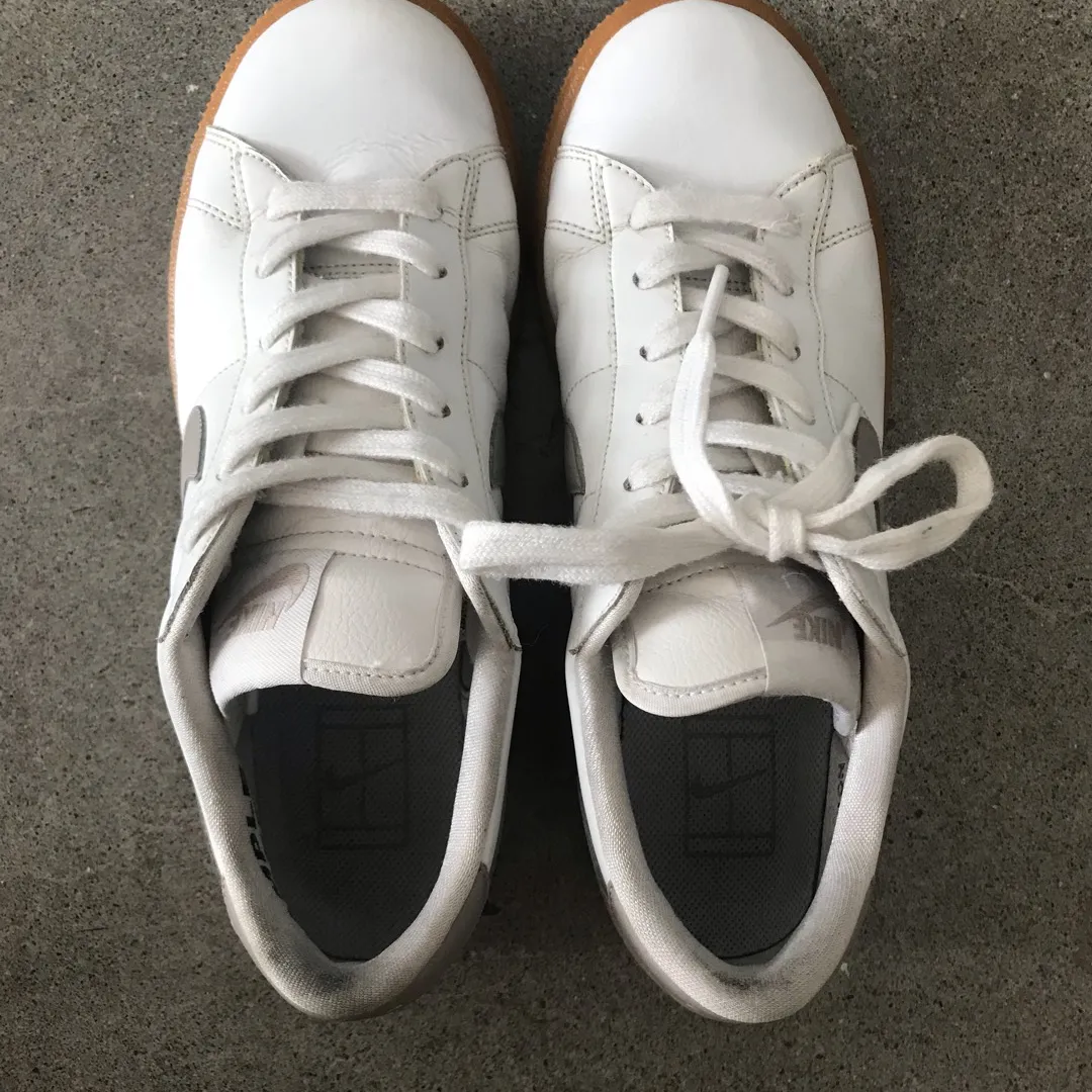 Nike White & Grey Tennis Shoes - Women’s Size 7 photo 3