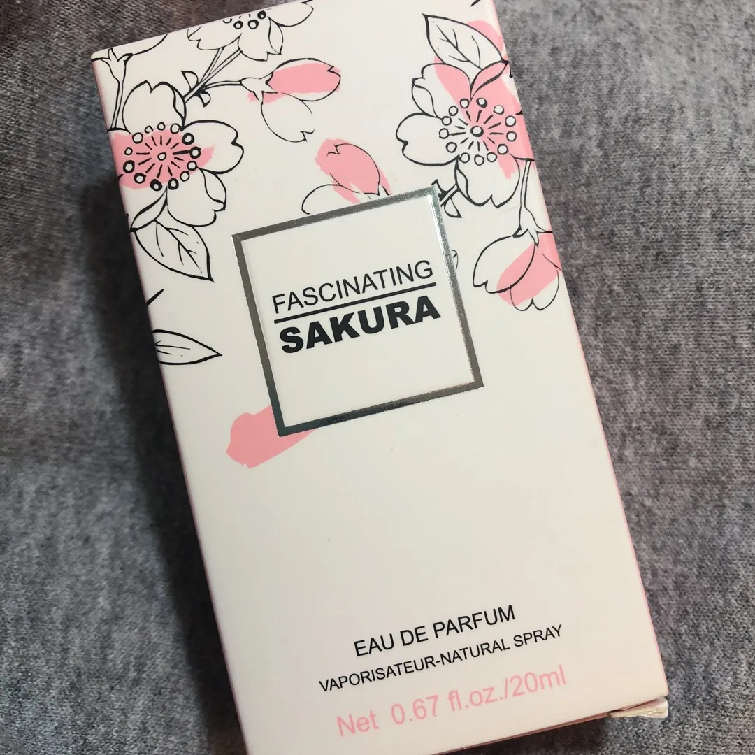 🌸 Miniso Sakura Perfume 🌸 photo 1
