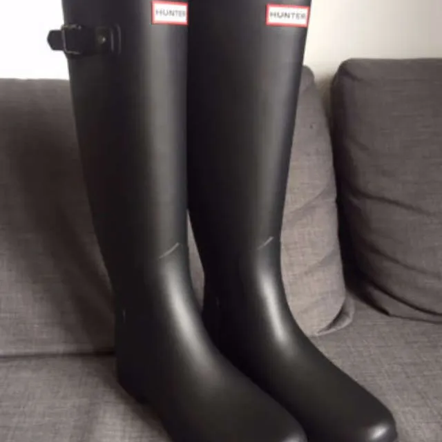 Hunter Women's Original Refined Rain Boots - Brand New - Size 9 photo 1