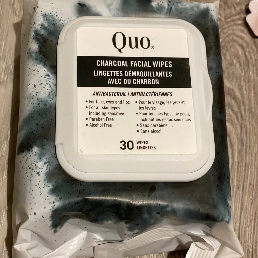 Charcoal Face Wipes photo 1