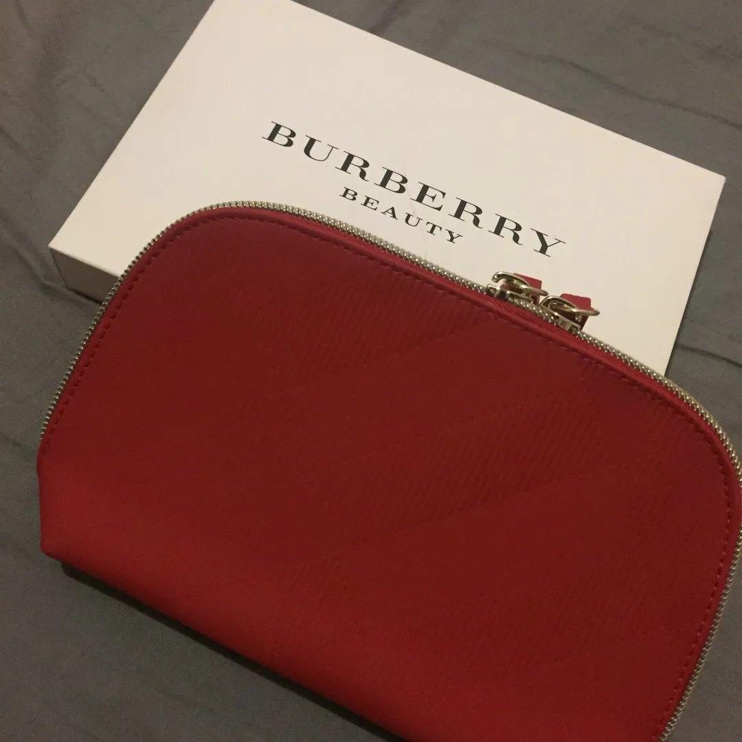 Brand new Burberry Beauty cosmetic bag photo 1
