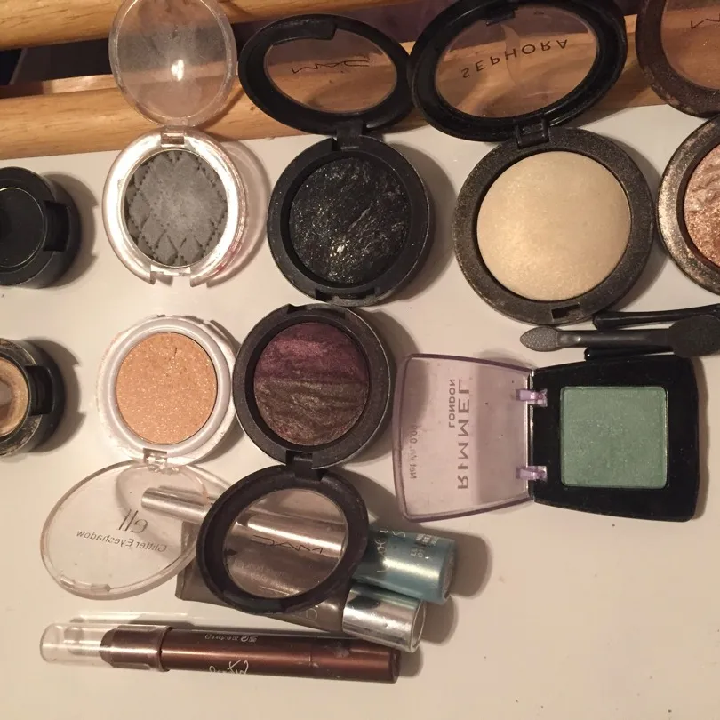Make Up Bundle. Eye Shadow, Liner And Mascara. photo 3