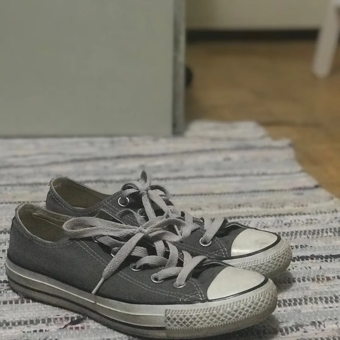 Grey Converse photo 1