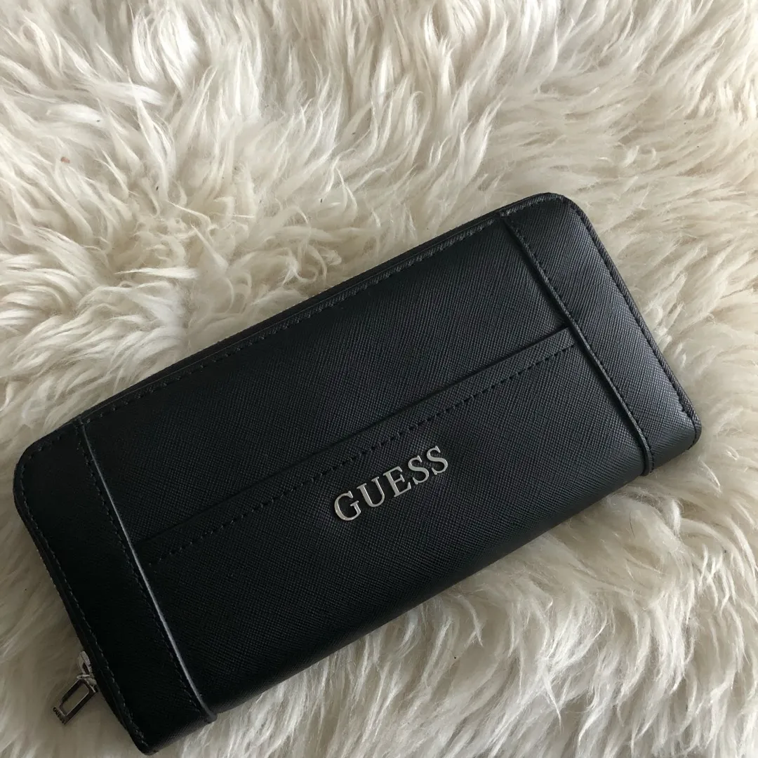 New Guess Wallet photo 1