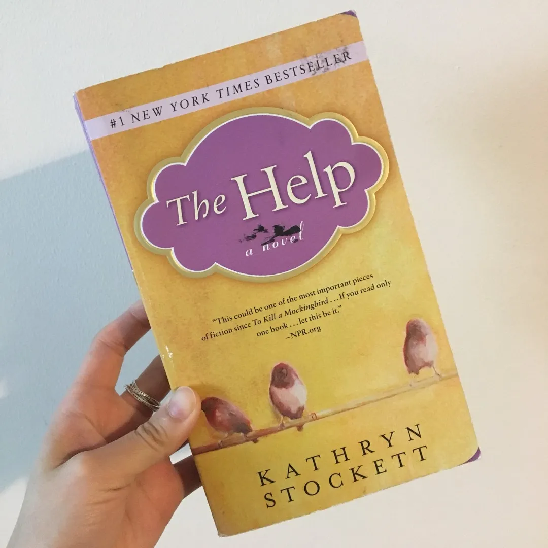 Bestseller Book: The Help photo 1