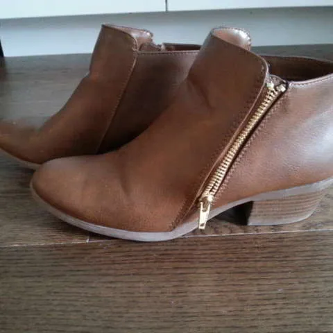 size 7 Payless American Eagle ankle boots photo 1
