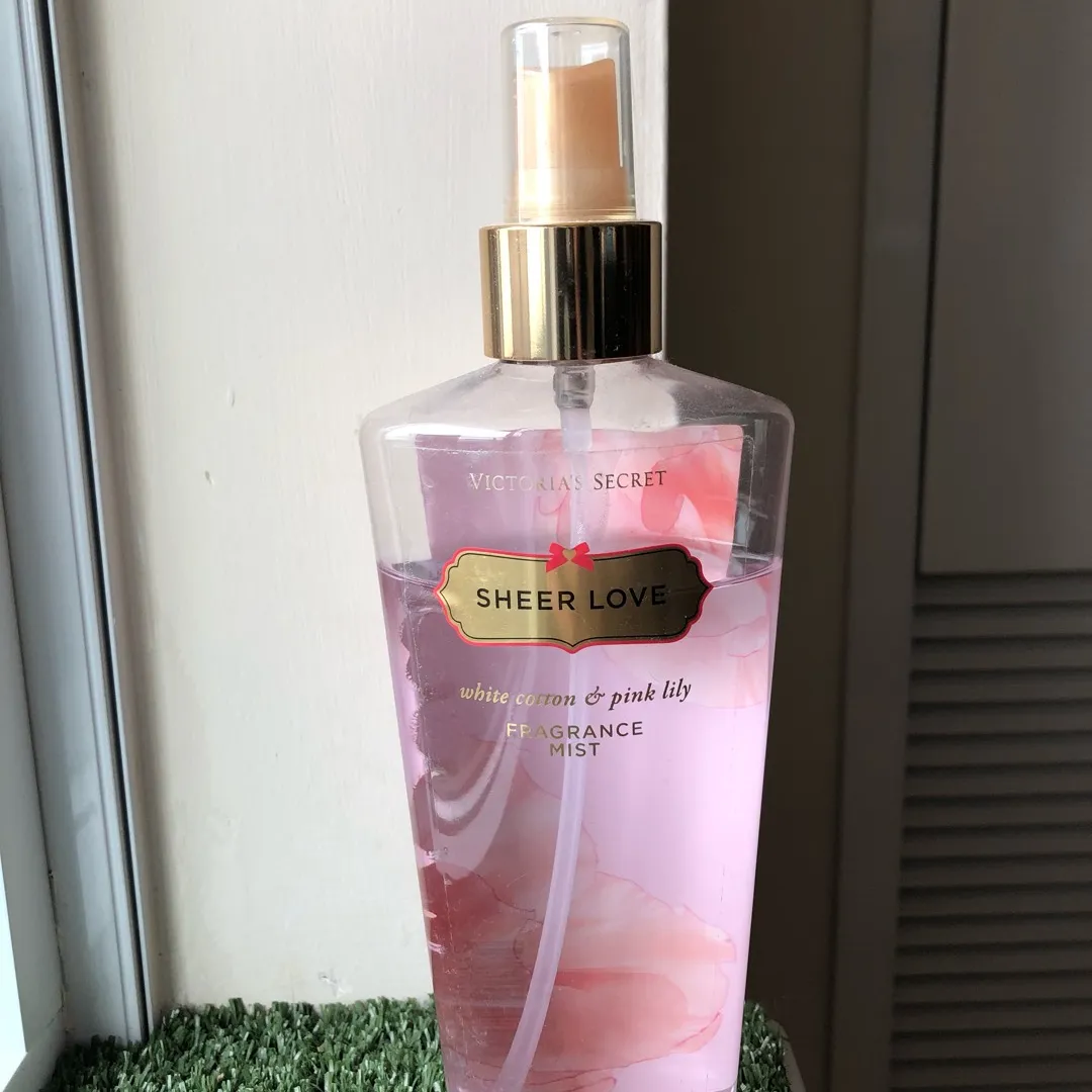 Victoria’s Secret Fragrance Mist/Body Spray photo 1