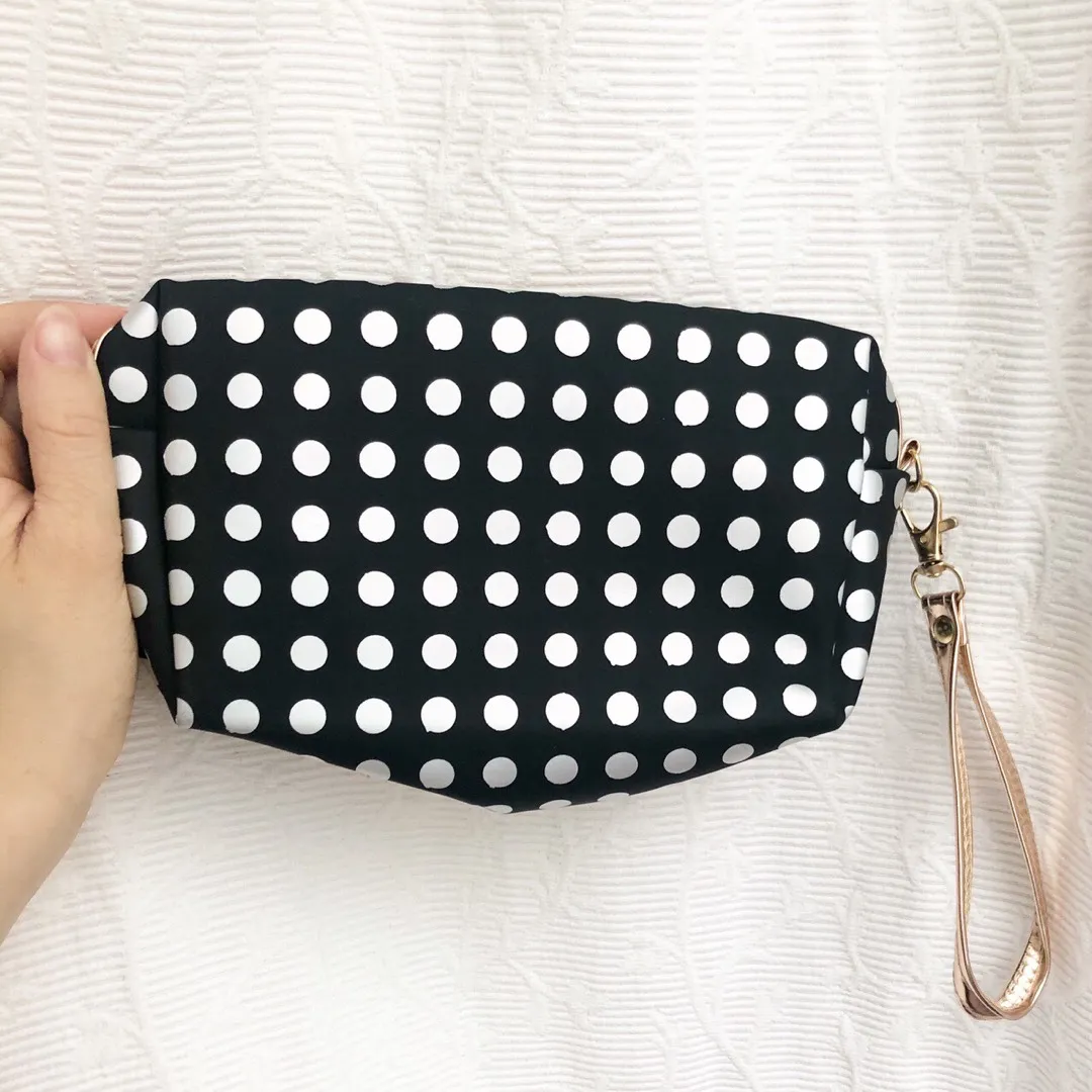 👝 Cute makeup bag with reflective polka dots💄 photo 1