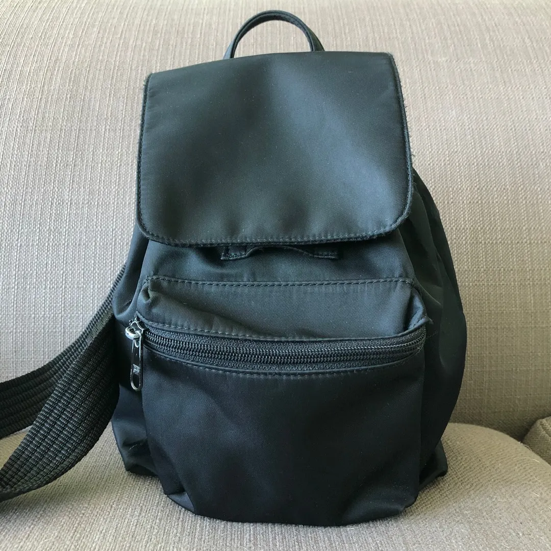 Mini Gap Backpack photo 1
