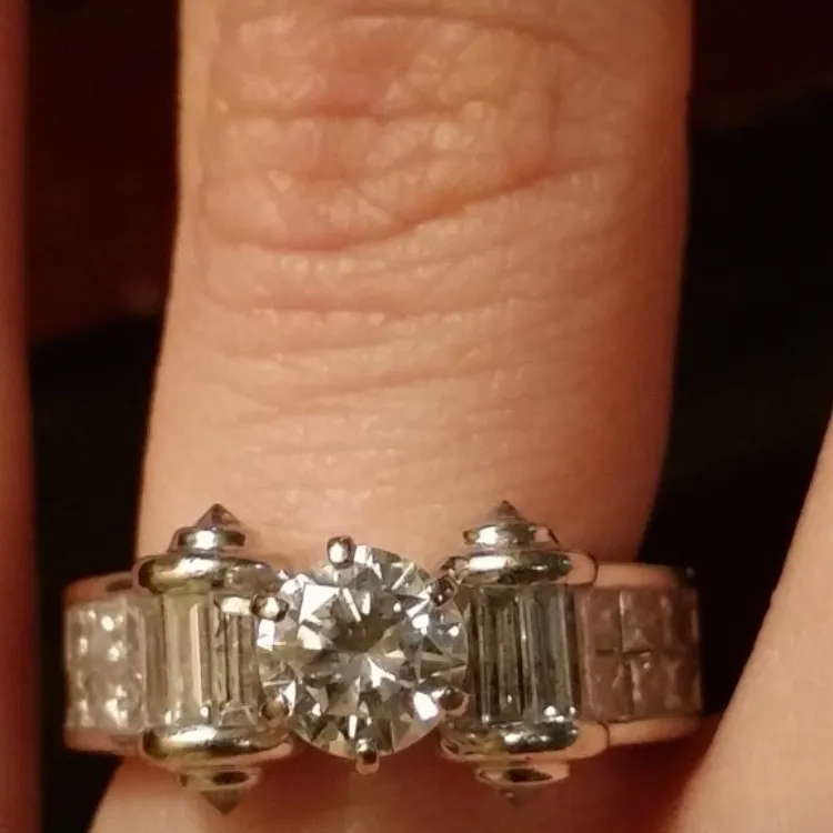 18k White Engagement Ring And Wedding Band photo 1