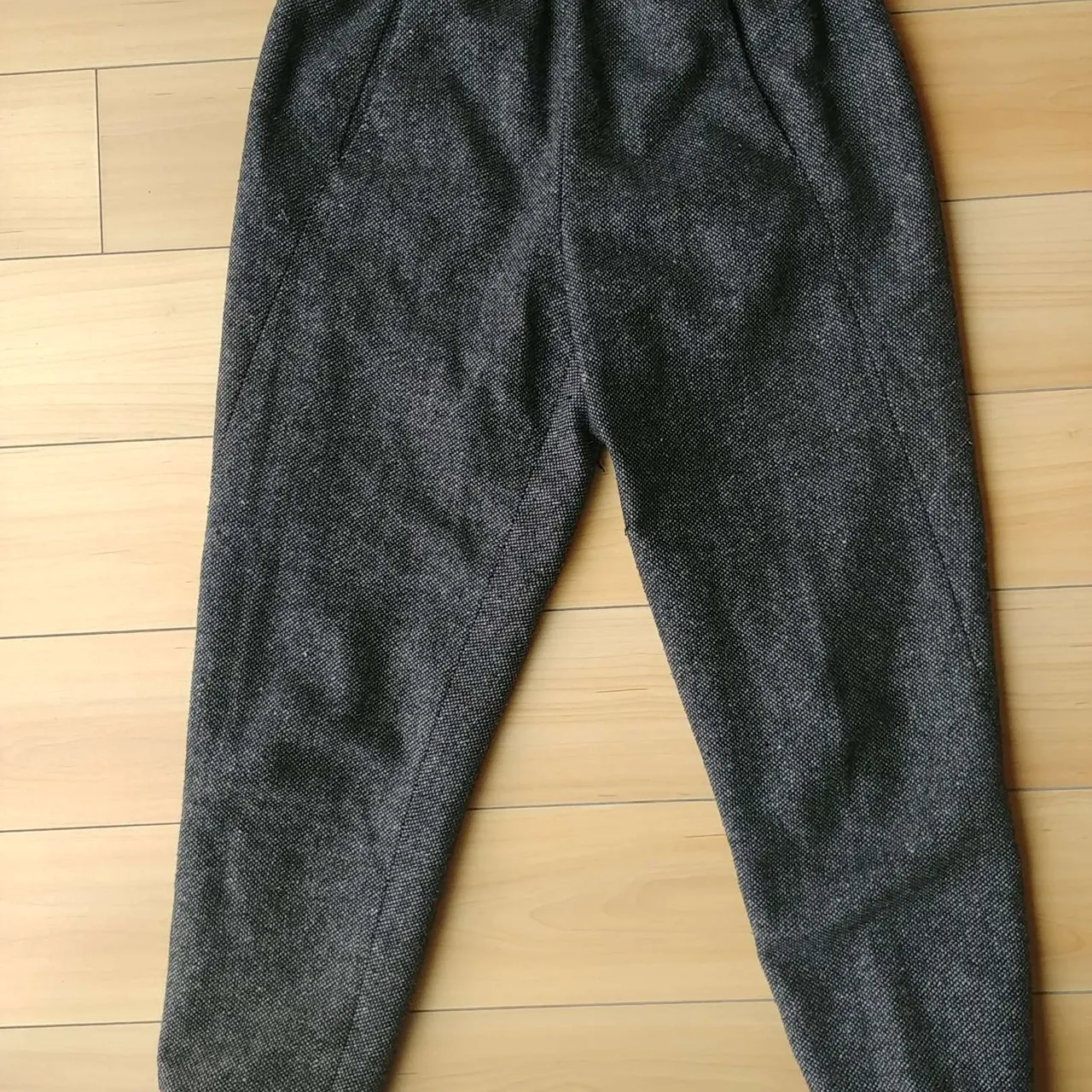Babaton grey wool-blend cropped capri pants photo 1