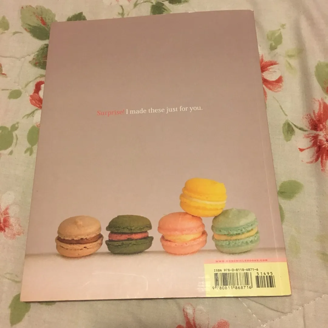 “I ❤️ Macarons” Book photo 3