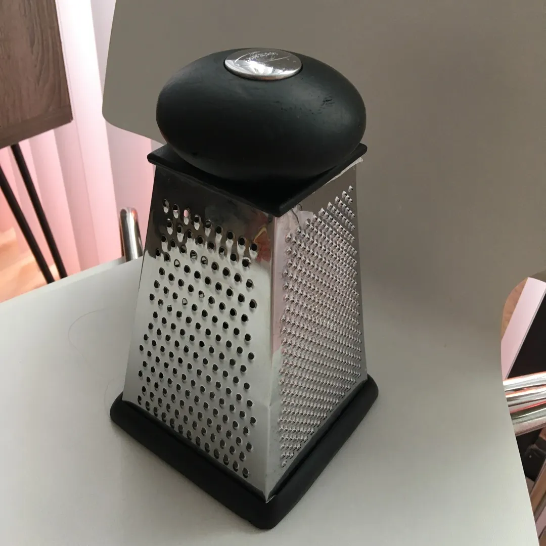 Cheese grater photo 1