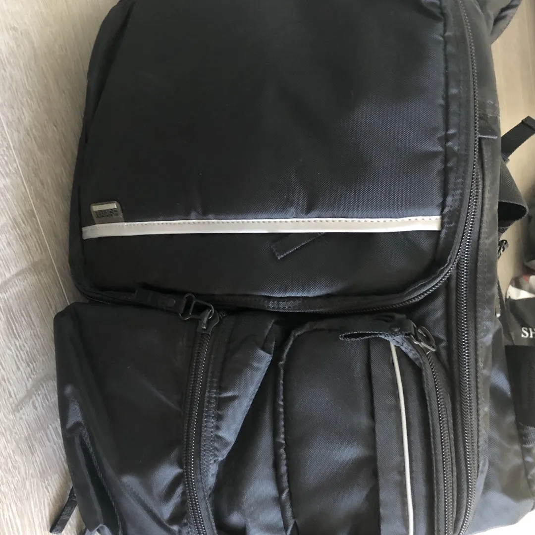 Luggage Bag That Has A Detachable Backpack photo 1