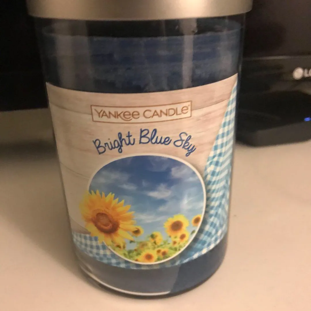 Yankee Candle In Bright Blue Sky photo 1