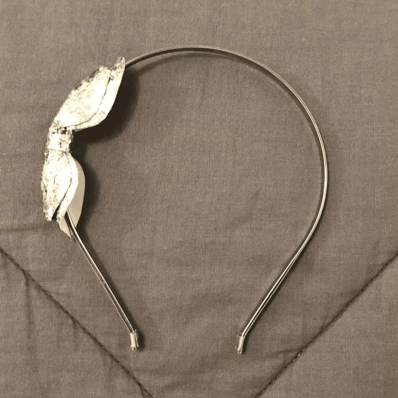 🎁 Silver bow headband photo 1