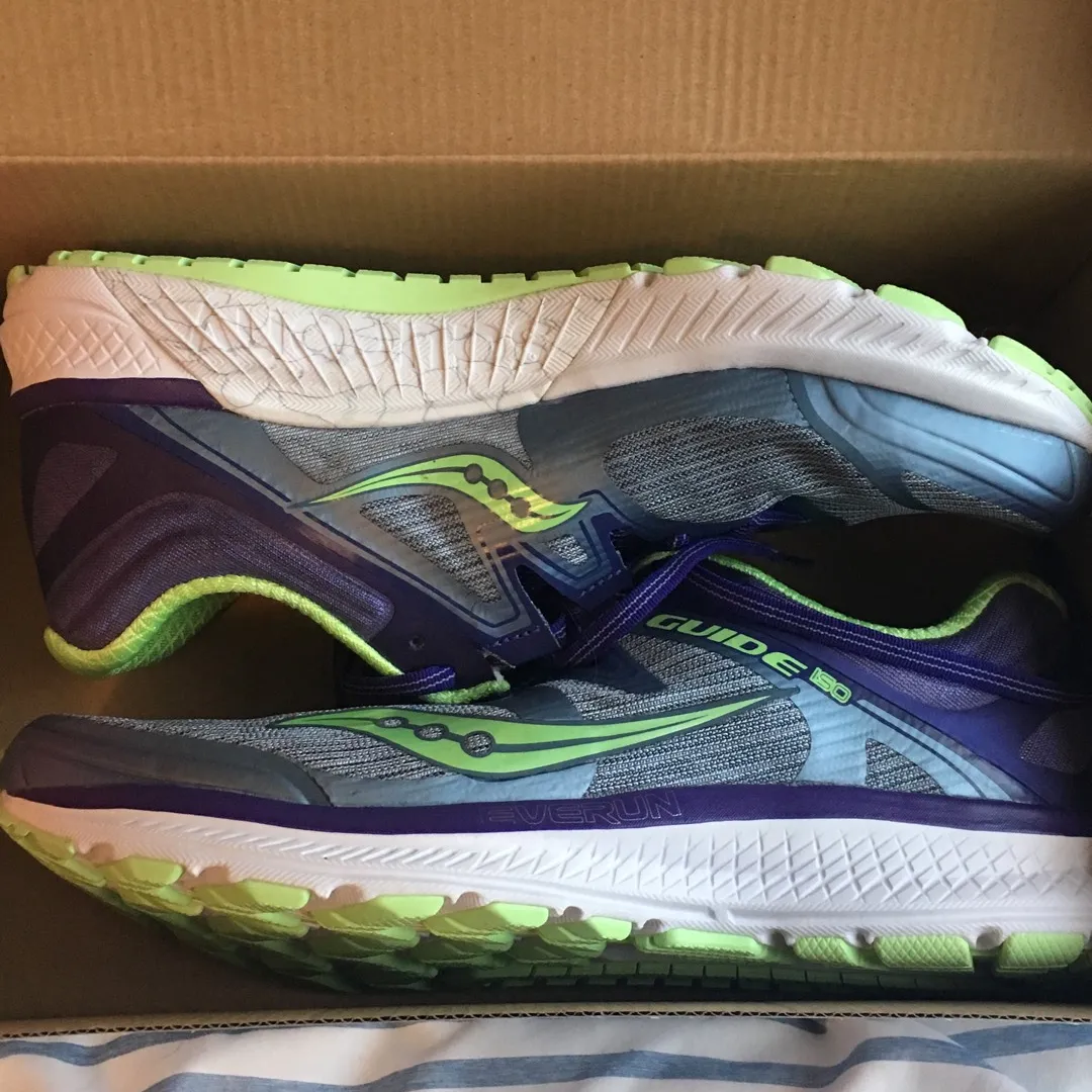 Saucony Running Shoes photo 1