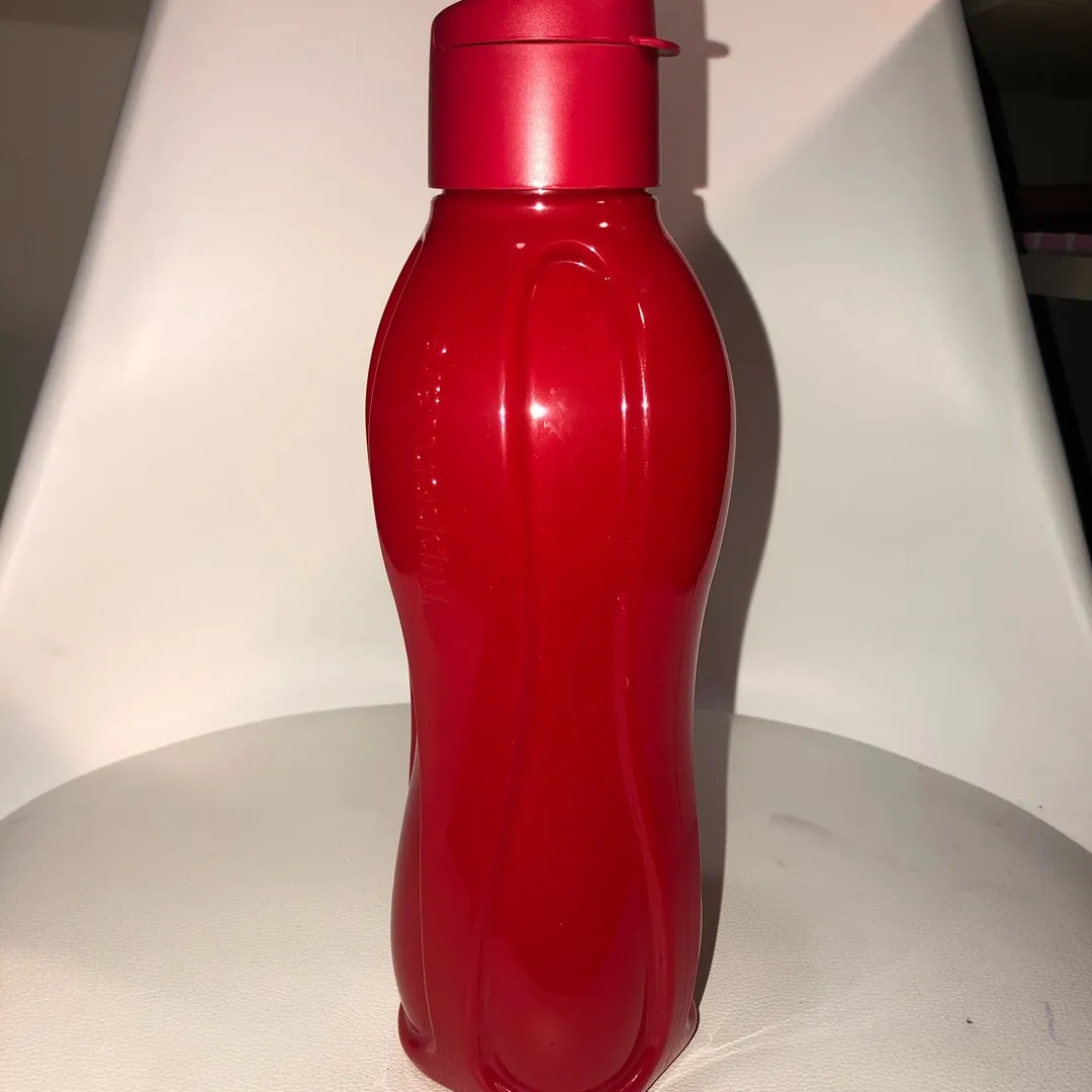 Large Red Tupperware Eco Bottle photo 3