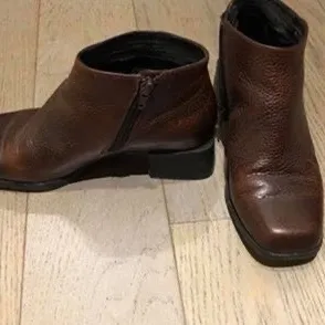 Camper Boots, Size 7 photo 3