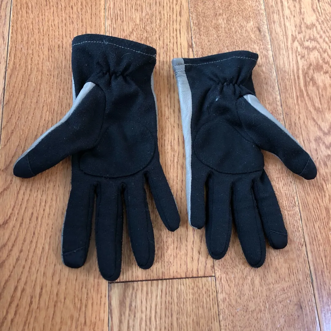 Danier Leather Gloves photo 4