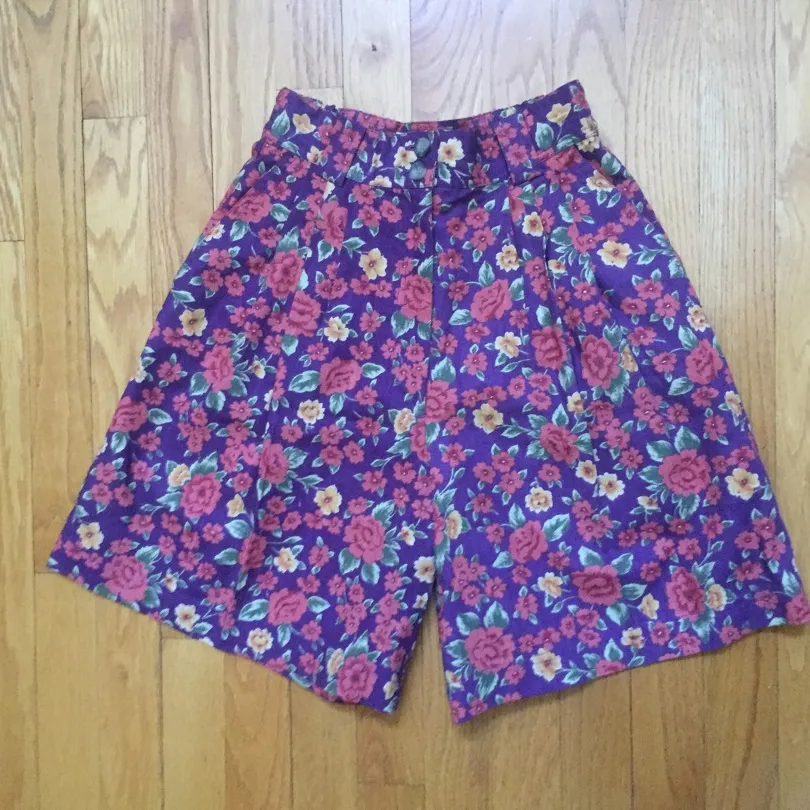Shorts- Pleated, floral print, cotton/linen. Never Worn. photo 1