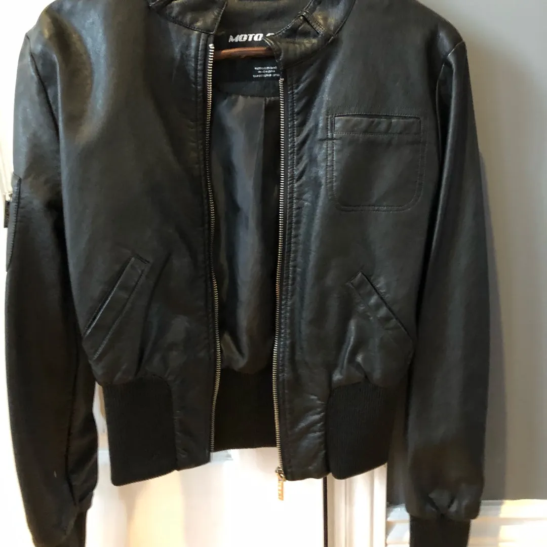 Motogear Black Leather Women’s Jacket photo 1