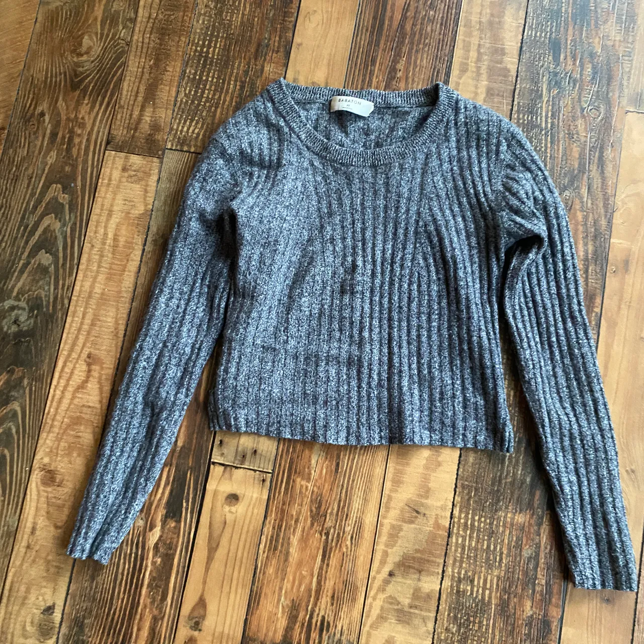 Size XS Babaton wool/linen crop sweater  photo 2