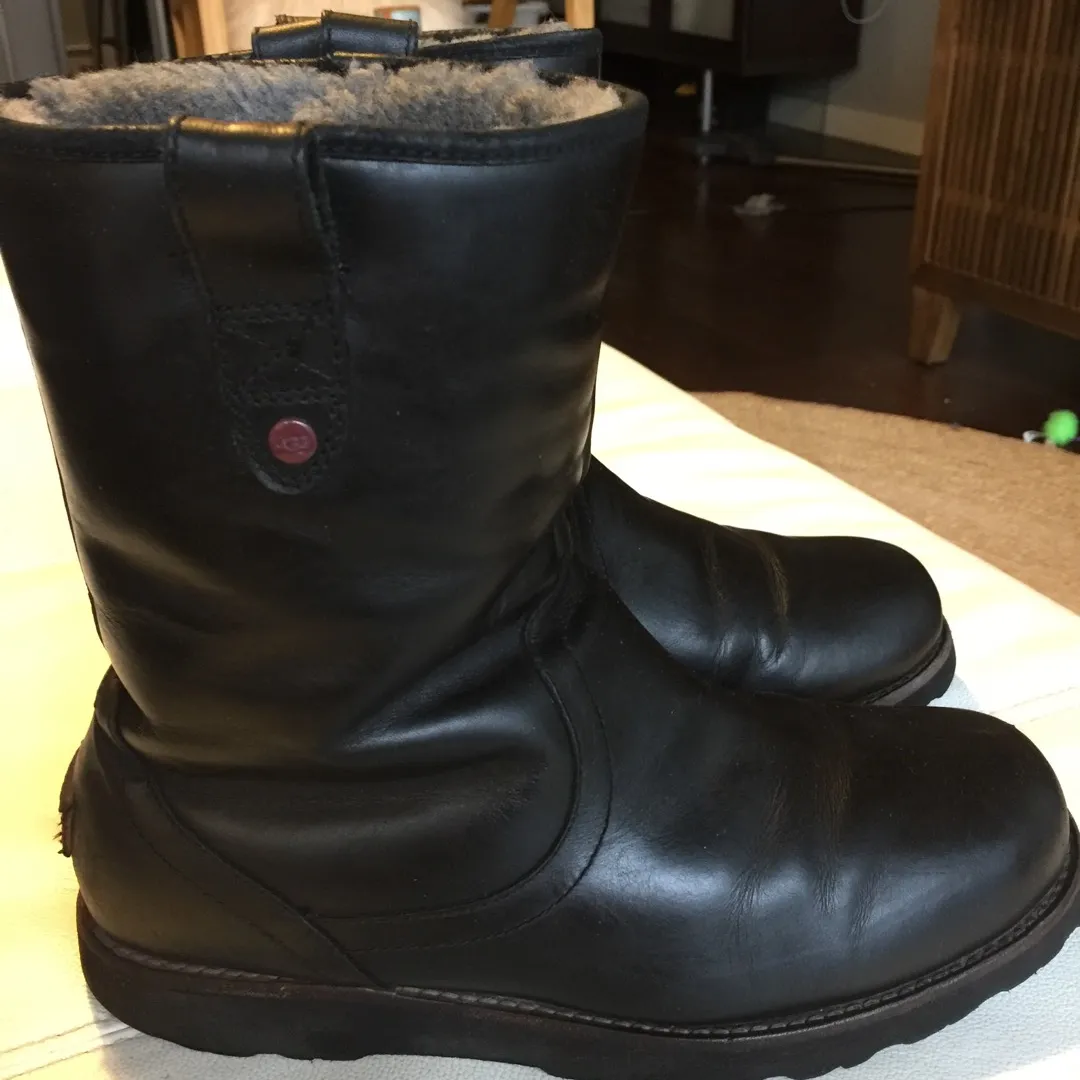 Men’s Ugg Winter Boots Size 9 photo 3