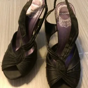 Size 7.5 heels photo 1