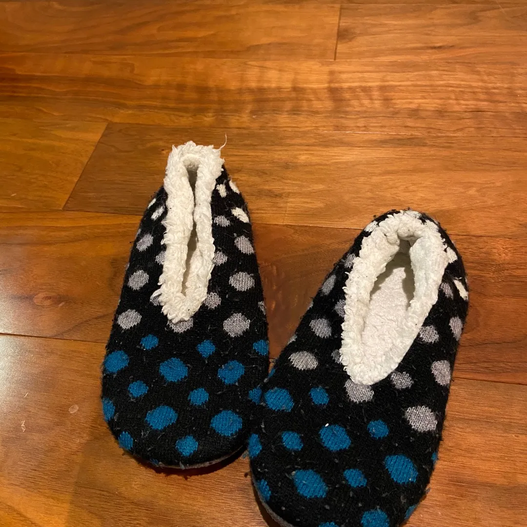 Knit Slippers Size M/L (approx Women’s 6-8) photo 1