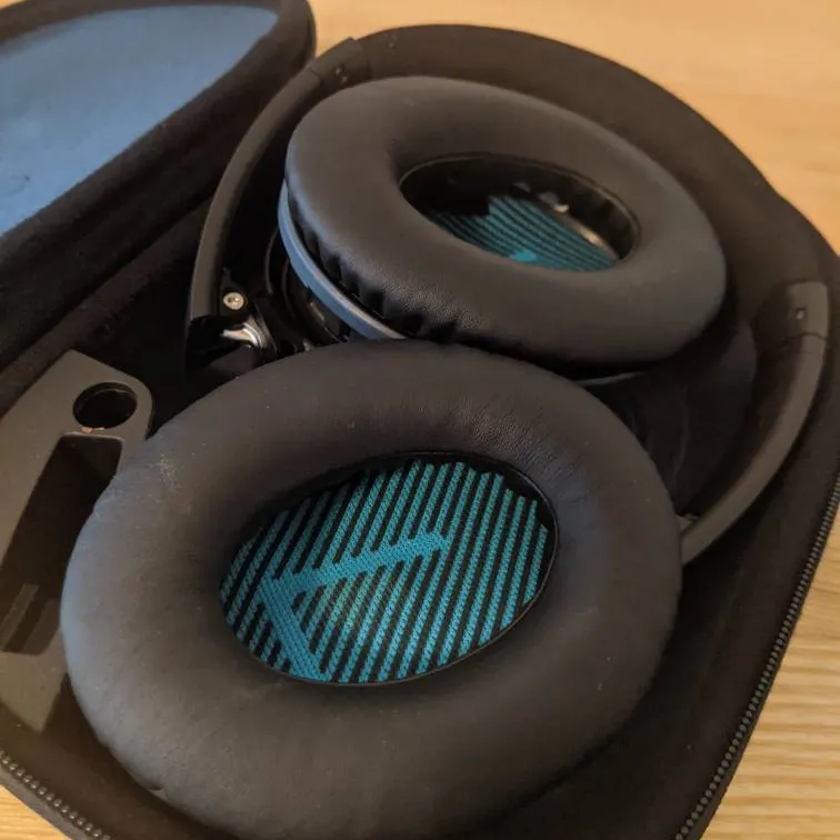 Bose QuietComfort 25 Noise Cancelling Headphones photo 3