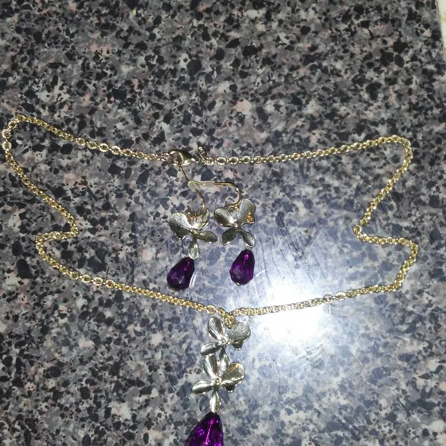 Purple Earring And Necklace Set photo 1