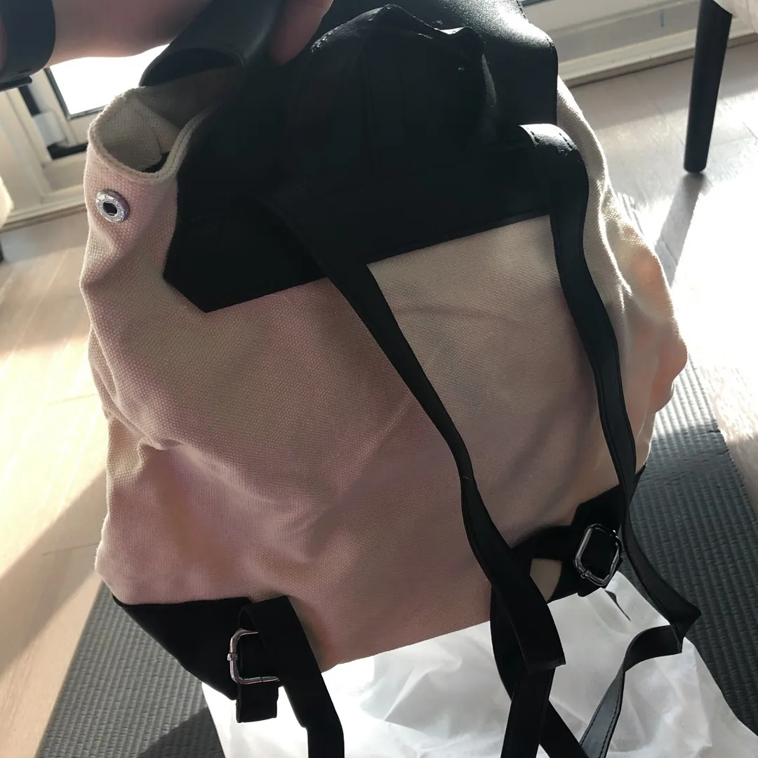 Brand new Backpack photo 3