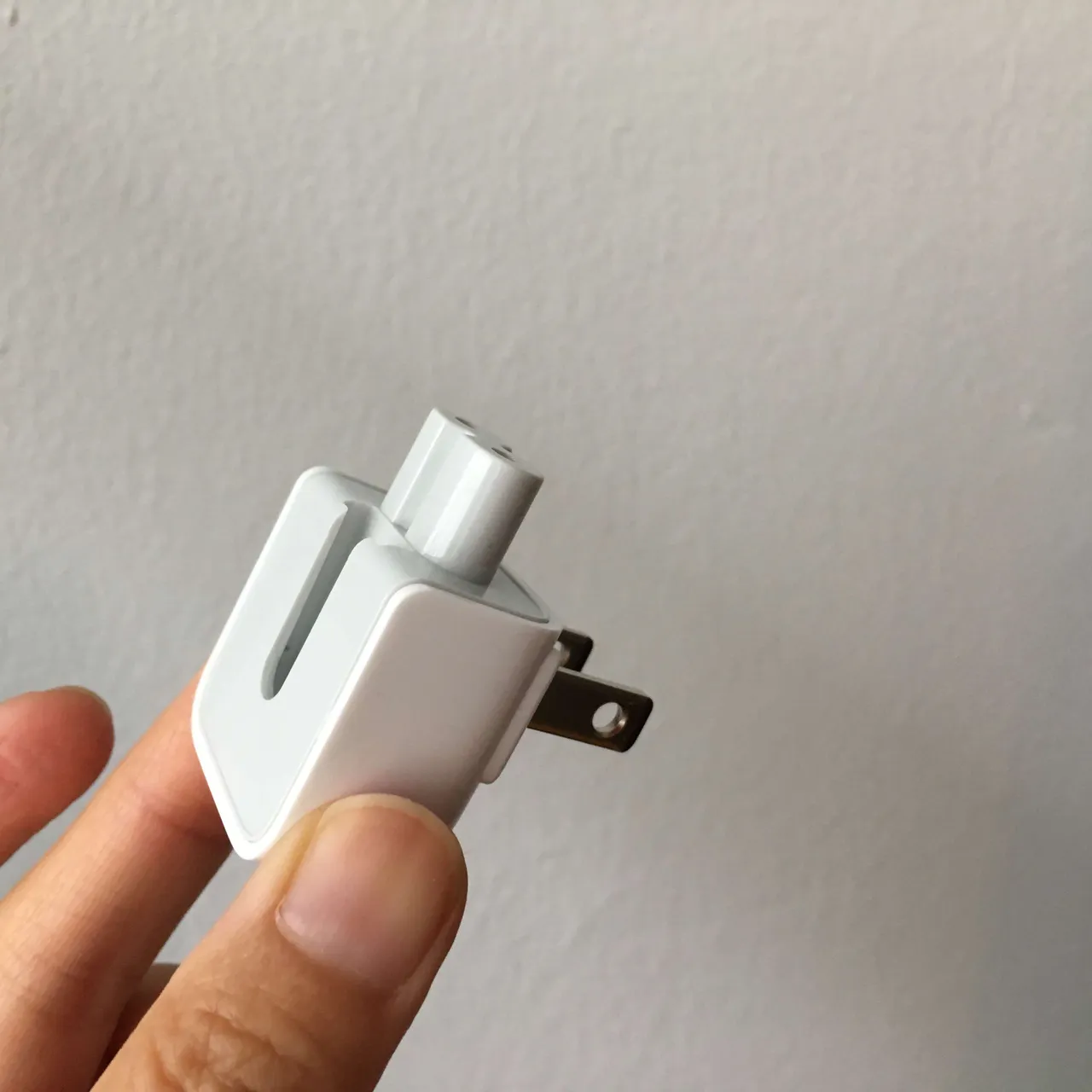 Apple Power Adapter photo 1