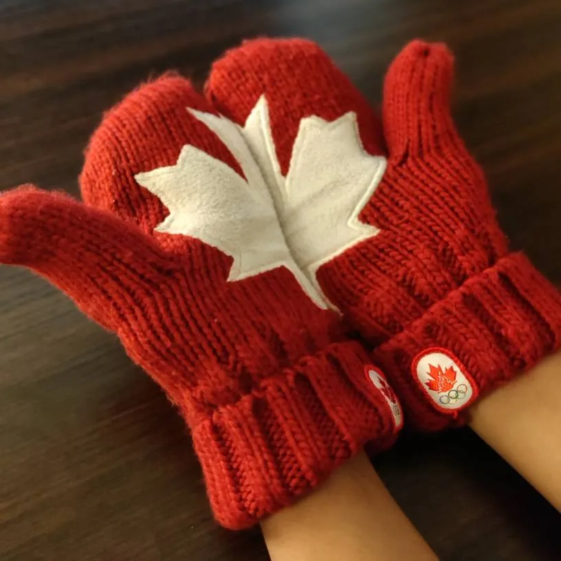 Official Olympic Canada Mitts photo 1