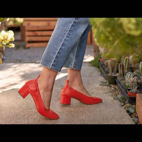 Those Everlane Day Heels Facebook wants you to buy so bad WS9 photo 1