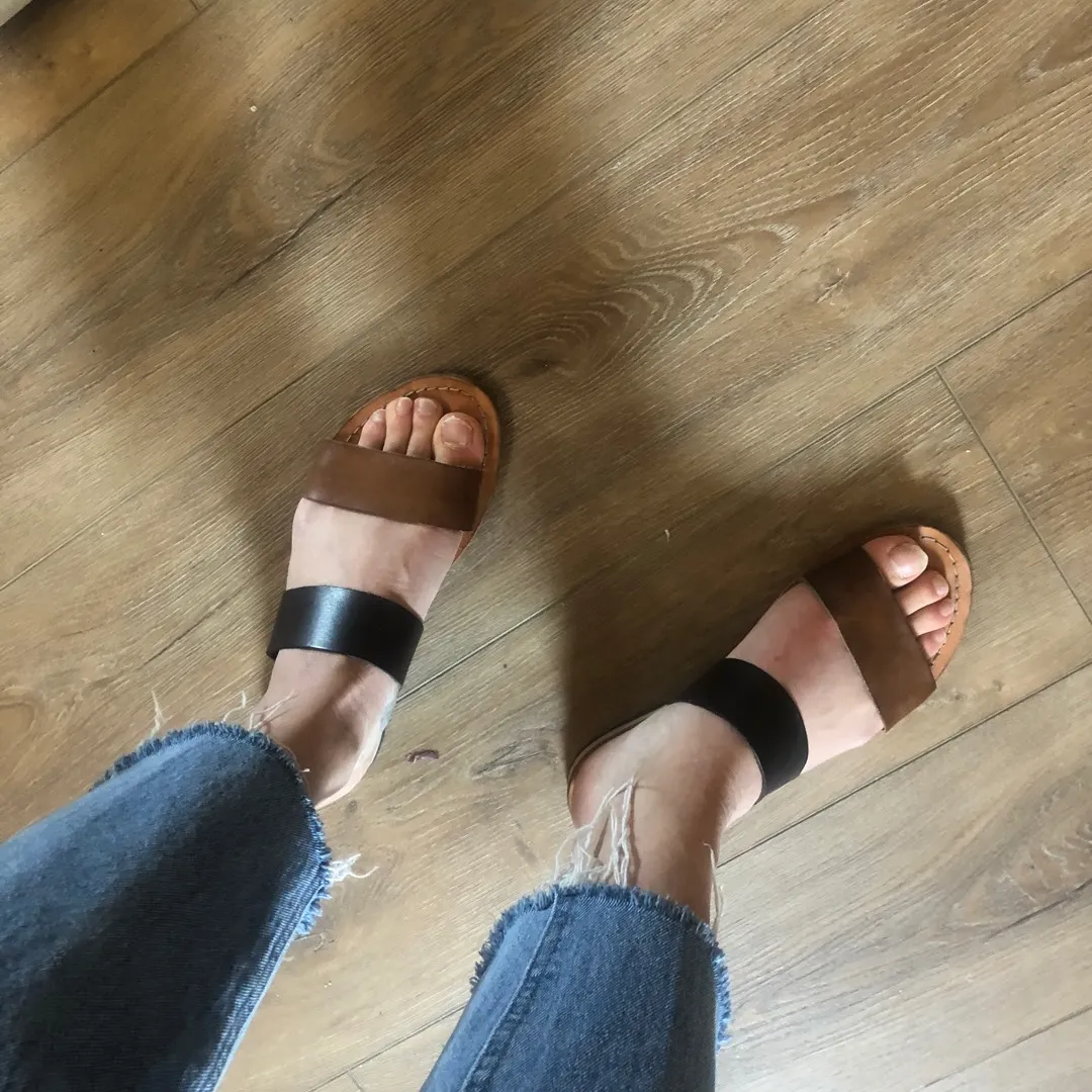 Leather sandals photo 1