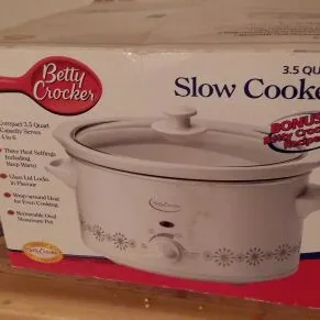 Betty Crocker 3.5 Quart Slow Cooker photo 1