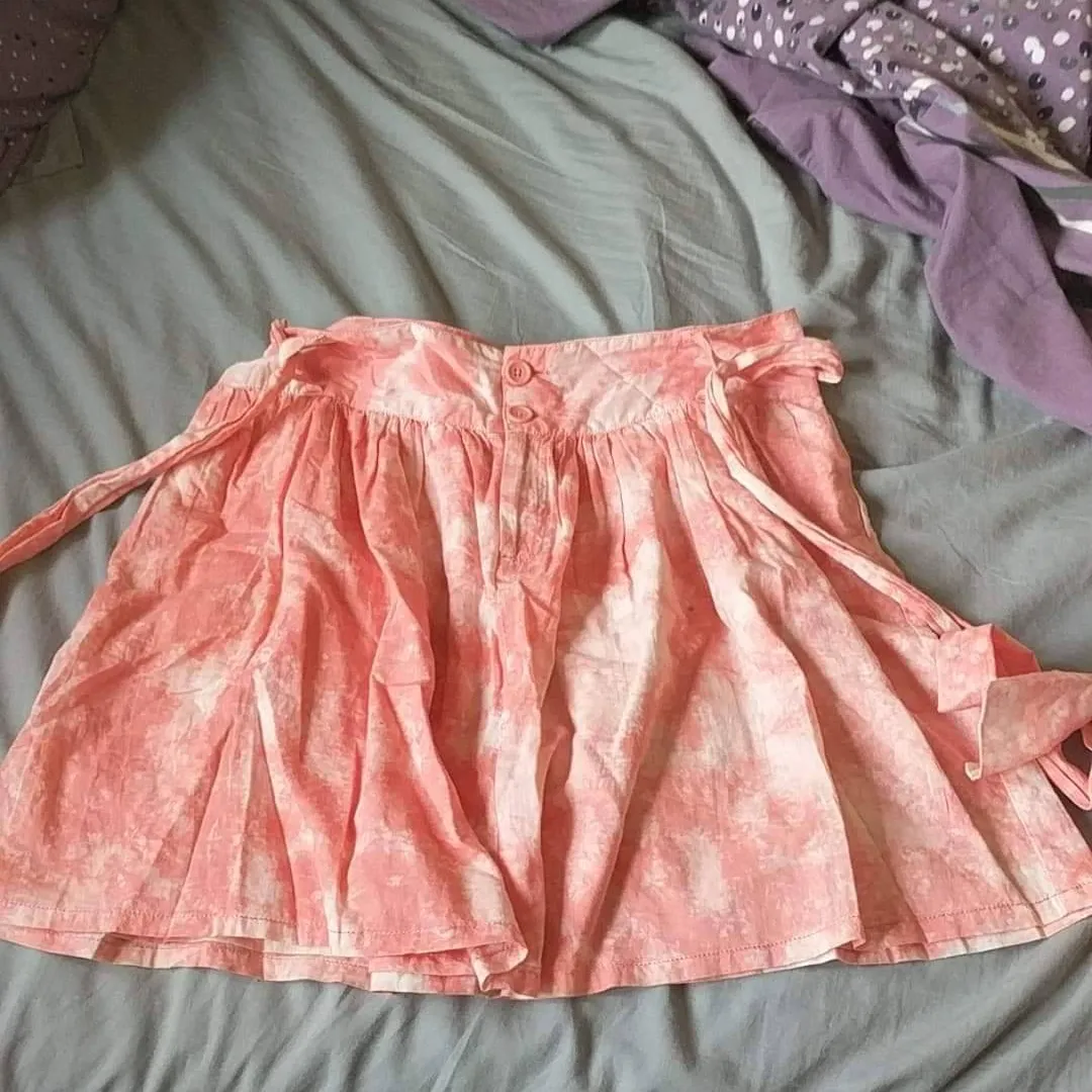 Size 6 Skirt With POCKETS photo 1