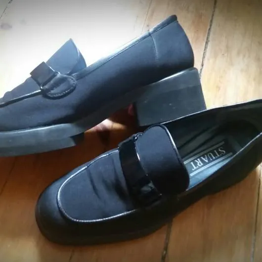 Size 7 Ladies Stuart Shoes photo 1