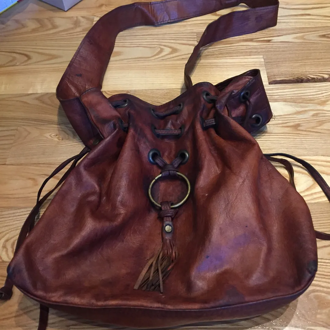 Beautiful Genuine Leather Bag photo 1