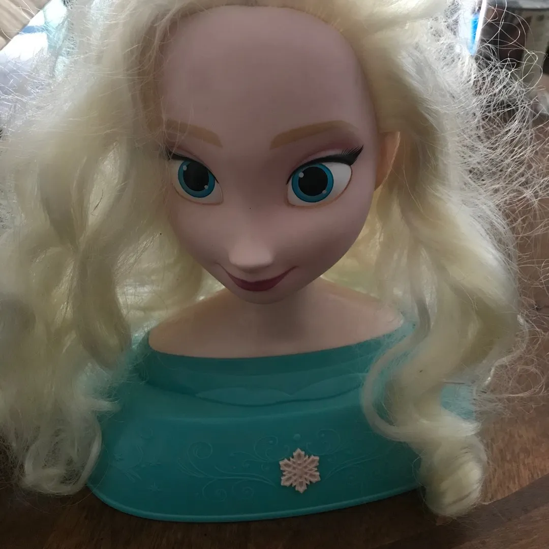 Elsa Hair Play photo 1