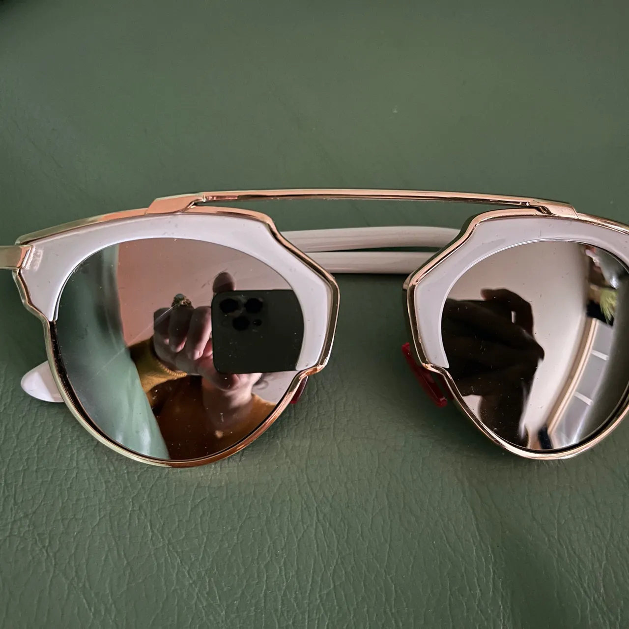 Pretty Mirrored Sunglasses photo 1